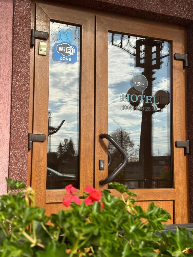 Hotel Yunist Iwano-Frankiwsk Exterior foto
