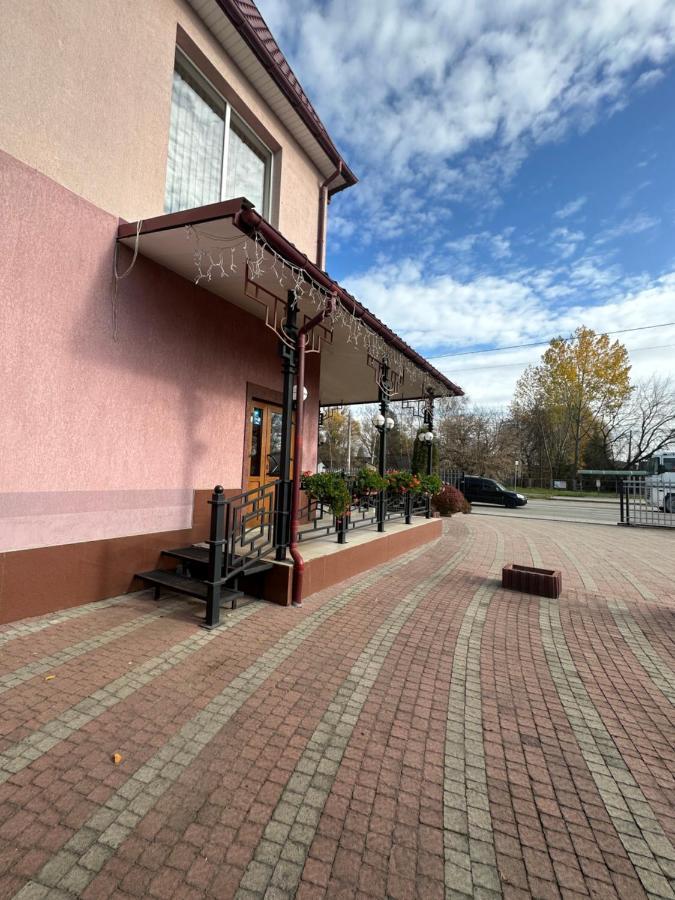 Hotel Yunist Iwano-Frankiwsk Exterior foto