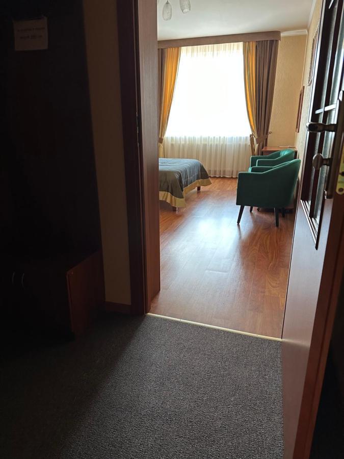 Hotel Yunist Iwano-Frankiwsk Exterior foto